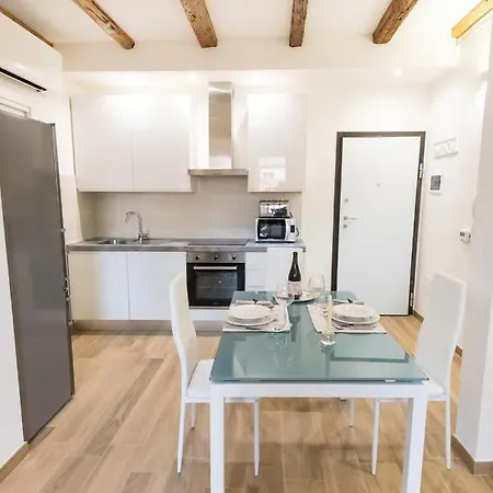 Tower View Apartment, Nel Centro Storico Di A Due Passi Da Tutto * Bolonha